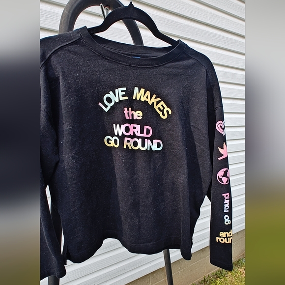 Old Navy Tops - Old navy graphic pullover